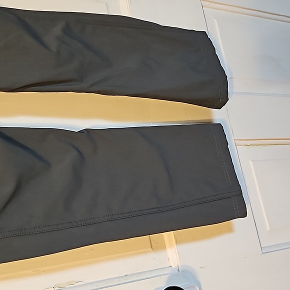 prAna size 0 high performance hiking pants Grey with 3 zippered pockets & back - Picture 7 of 11